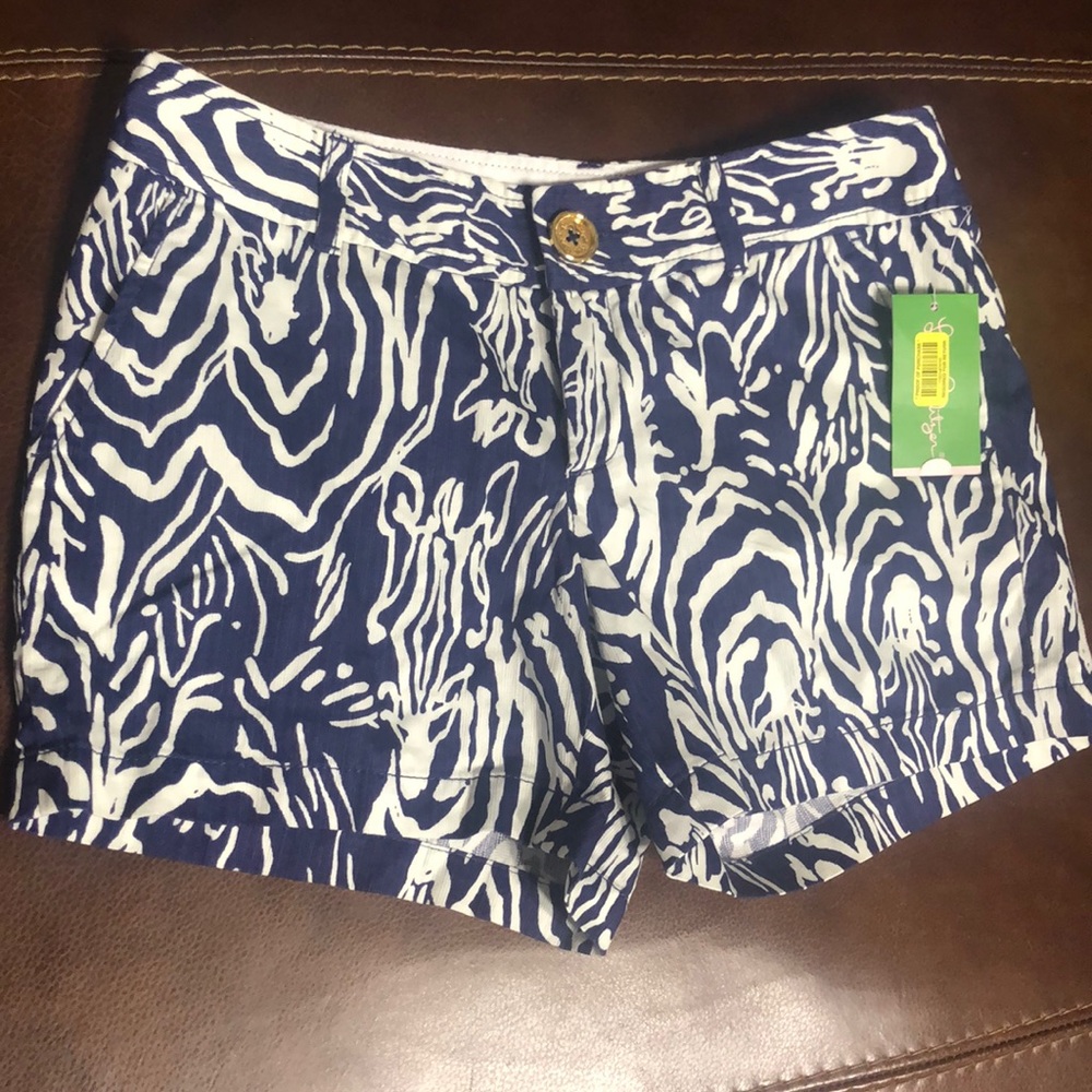 NWT Lilly Pulitzer Shorts Navy blue and white
